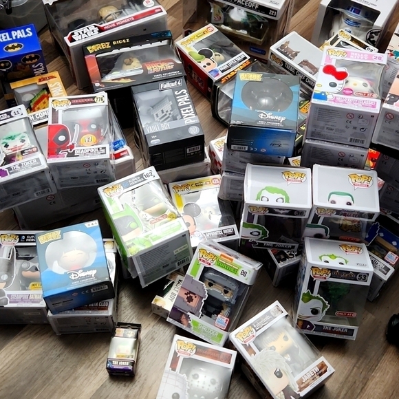 FUNKO POPS Large Mystery Box. Pop Collector's 3 Per Box DC, Marvel, Hell… - Picture 1 of 16